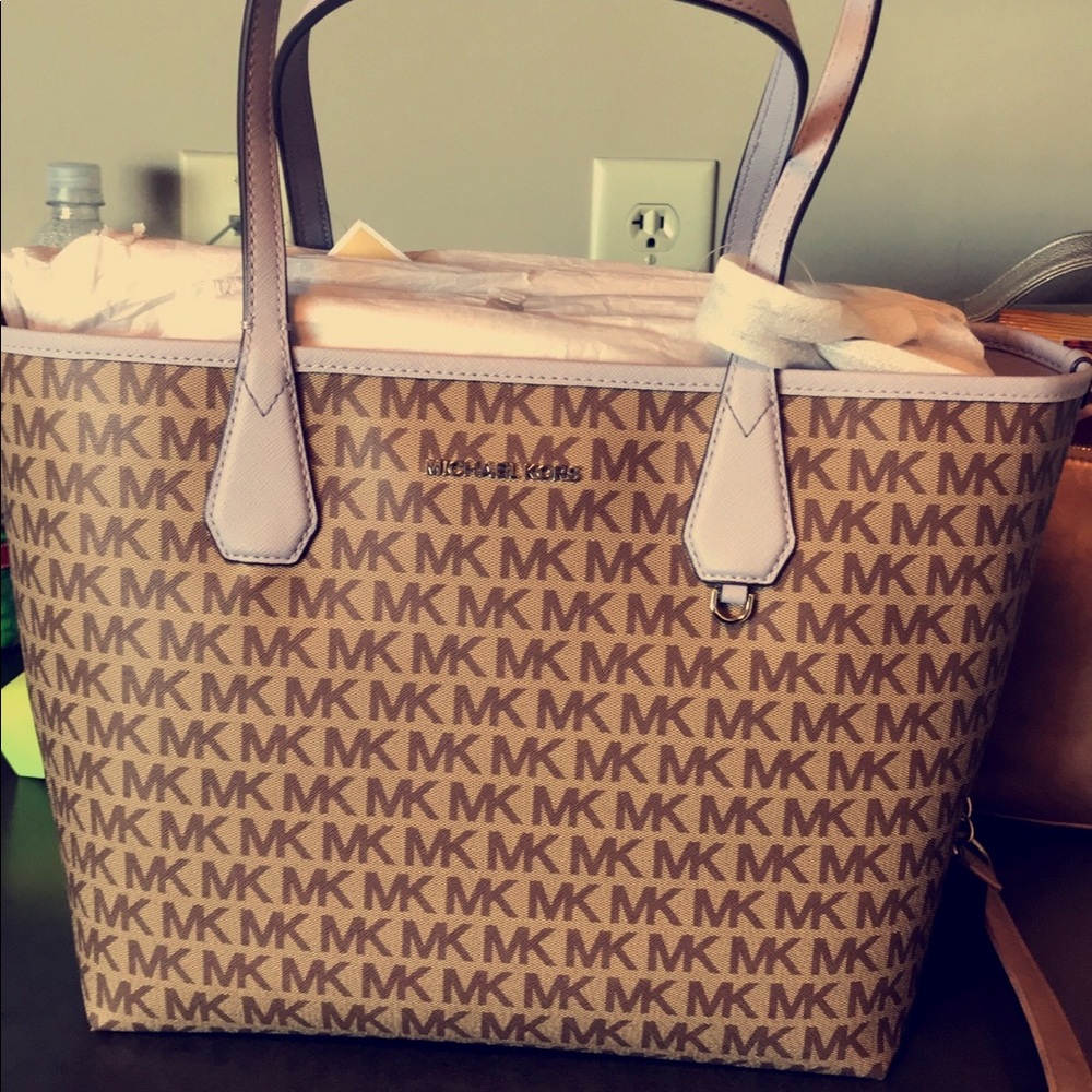 Purse for sale! NWT!